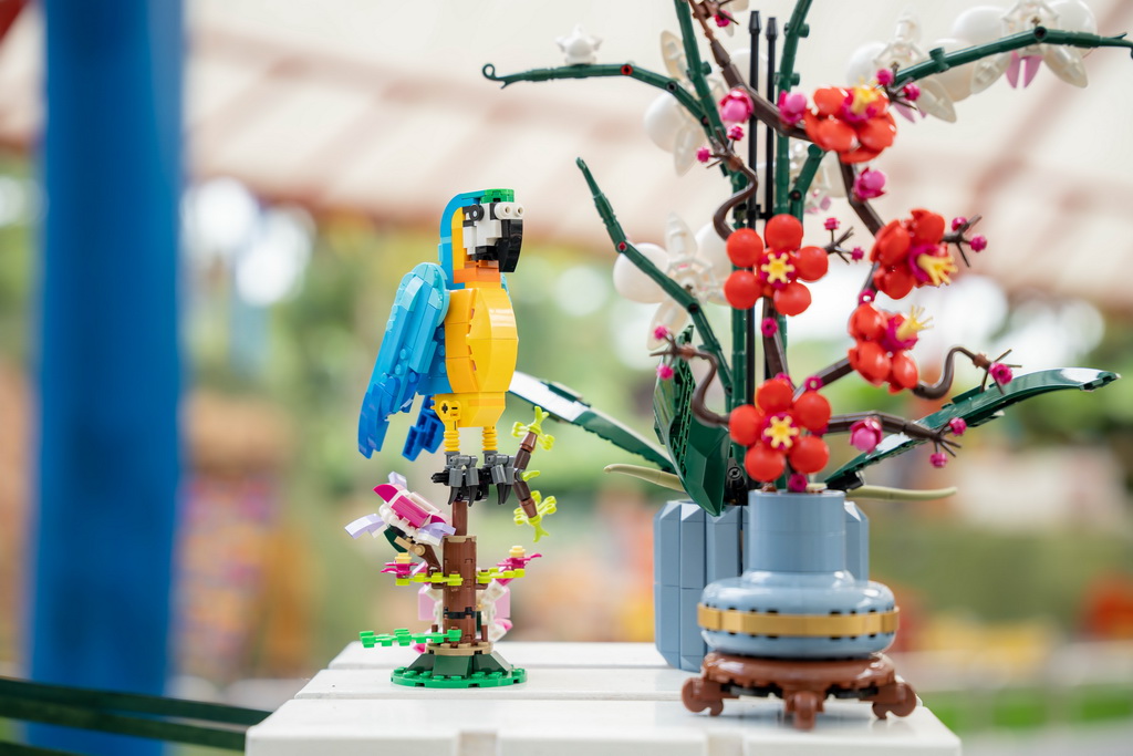 ▲園內展出58種來自 LEGO Botanicals 系列的花卉模型。圖:業者提供