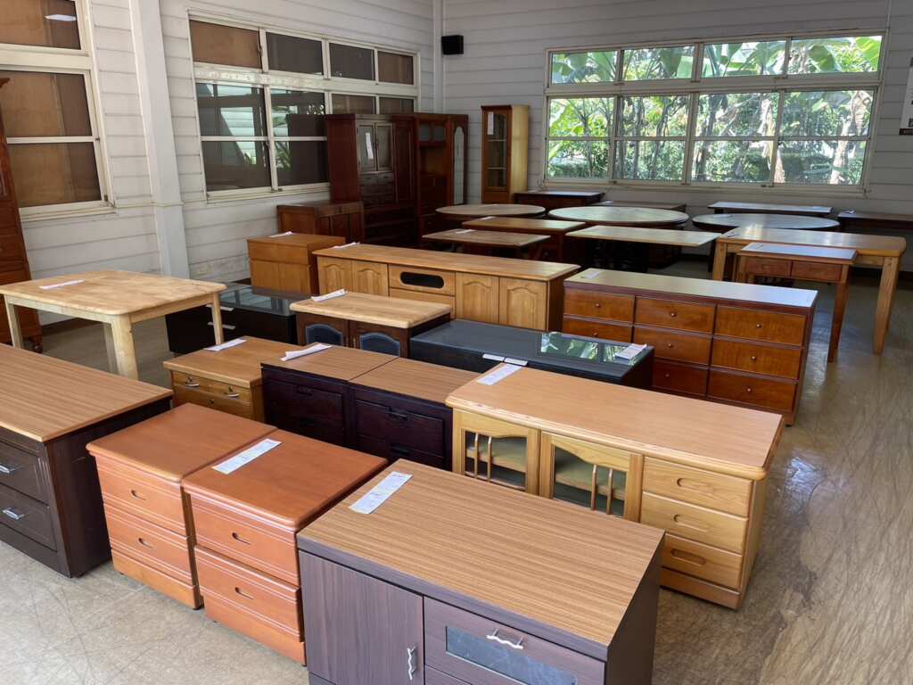 ▲寶之林賣場陳列之再生家具。（台中市環保局提供）