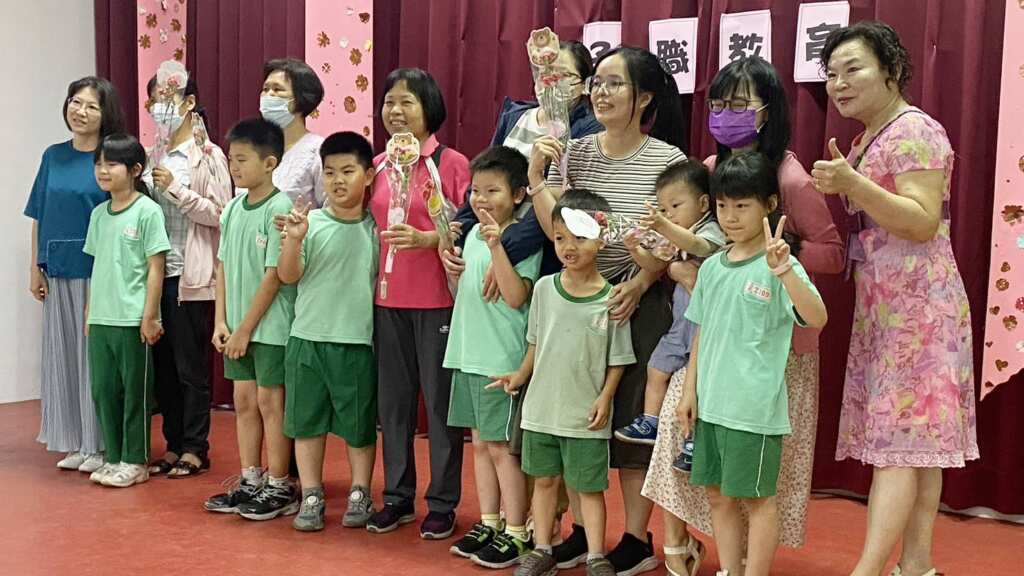 ▲三民國小於今日溫馨舉辦母親節慶祝活動「愛在心中．感恩同行」，讓孩子透過行動學會感謝，也讓家庭與學校共同見證愛的力量。（記者林明佑翻攝）