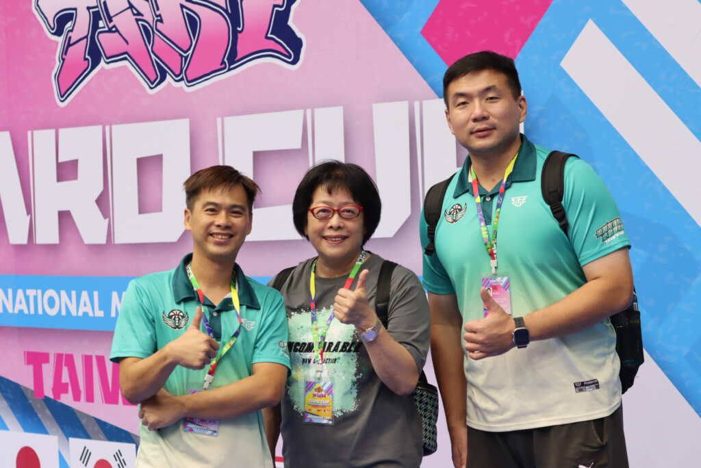 68 vs.12  中華女籃隊第一射手鍾惠敏喜會土庫小女孩  她在小學五年級立志穿上中華隊球衣