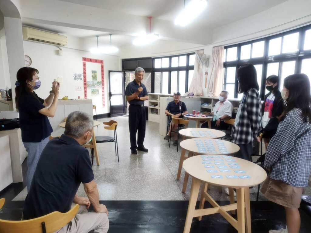 ▲中彰榮家聯結彰師大通識教育，青銀共學探索生命歷程與價值。（中彰榮家提供）