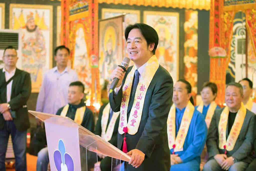 ▲賴清德肯定松山慈惠堂不僅是信仰的聖地,也是國家級慈善宗教團體,並祈求母娘保佑臺灣國泰民安、風調雨順,0403地震重建順利。(總統府提供)