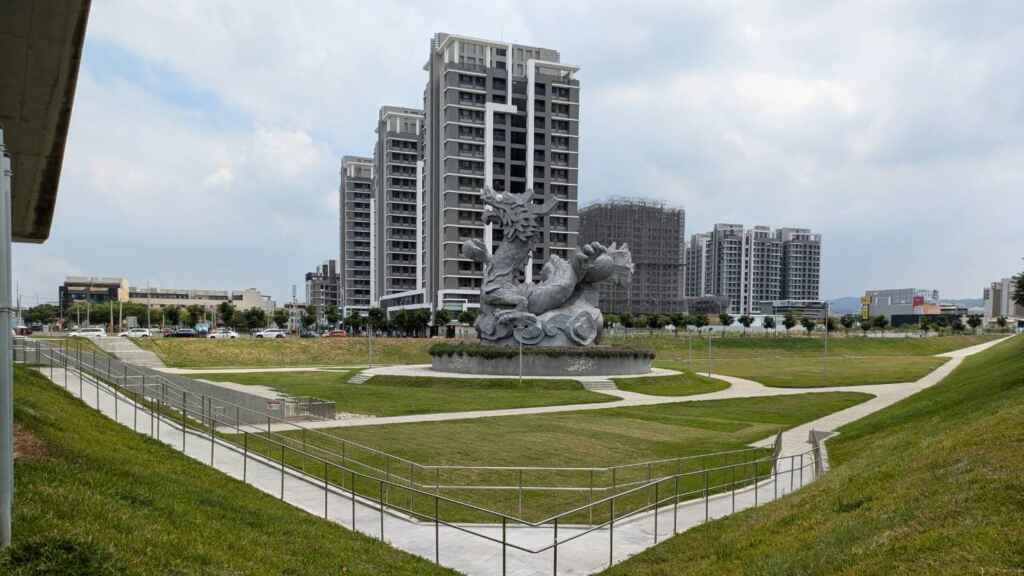 ▲龍燈公園滯洪池隨時啟動蓄洪。(彰化縣政府提供)