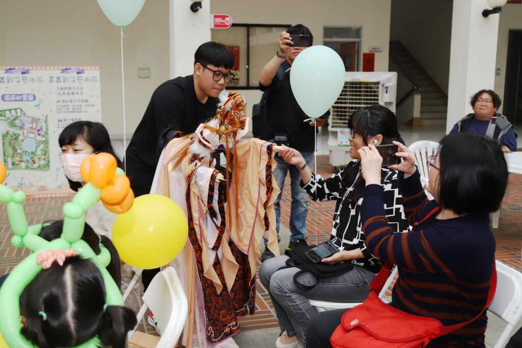 ▲2024嘉義親子藝術節將在4月4日至14日於嘉義縣表演藝術中心登場,為期11天活動不間斷,縣長翁章梁邀大家來到嘉義輕鬆Fun「嘉」,度過歡樂兒童節。(嘉義縣政府提供)