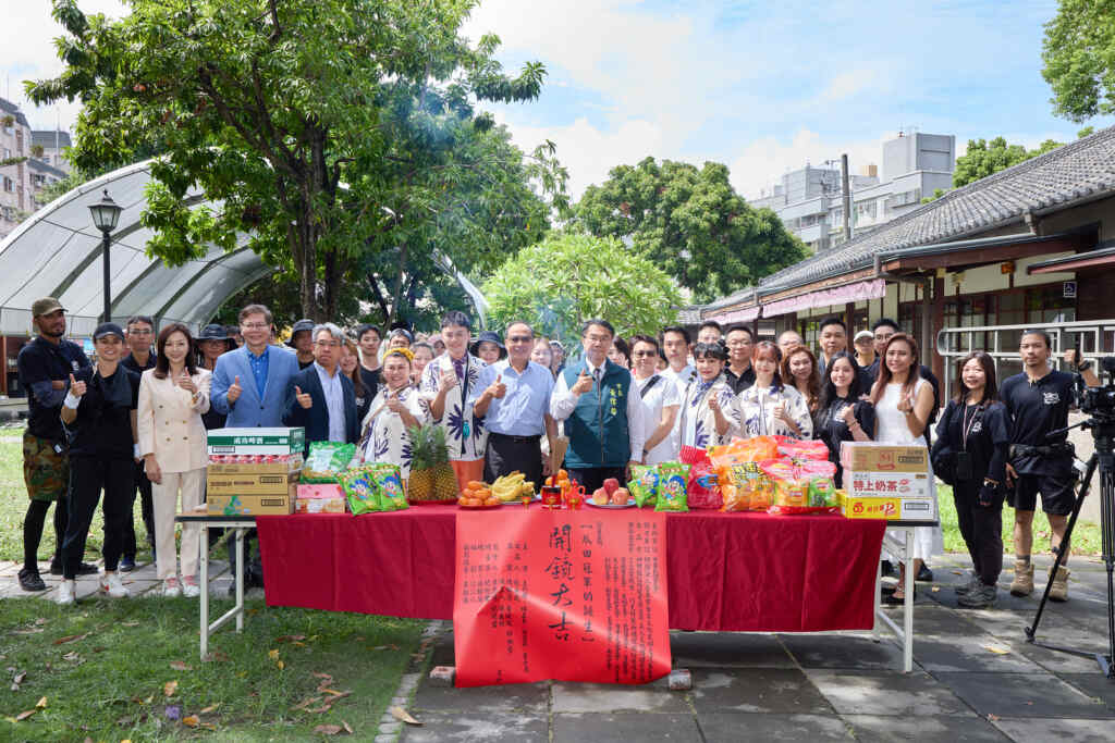 ▲林美秀帶隊插秧養豬　《瓜田冠軍的誕生》，王彩樺、許富凱、庭庭揭農村辛酸與爆笑。（三立提供）