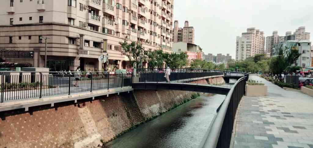 ▲ 配合新植100株梅樹,重塑《梅》的意象,打造水岸景觀新亮點。(記者廖妙茜翻攝)
