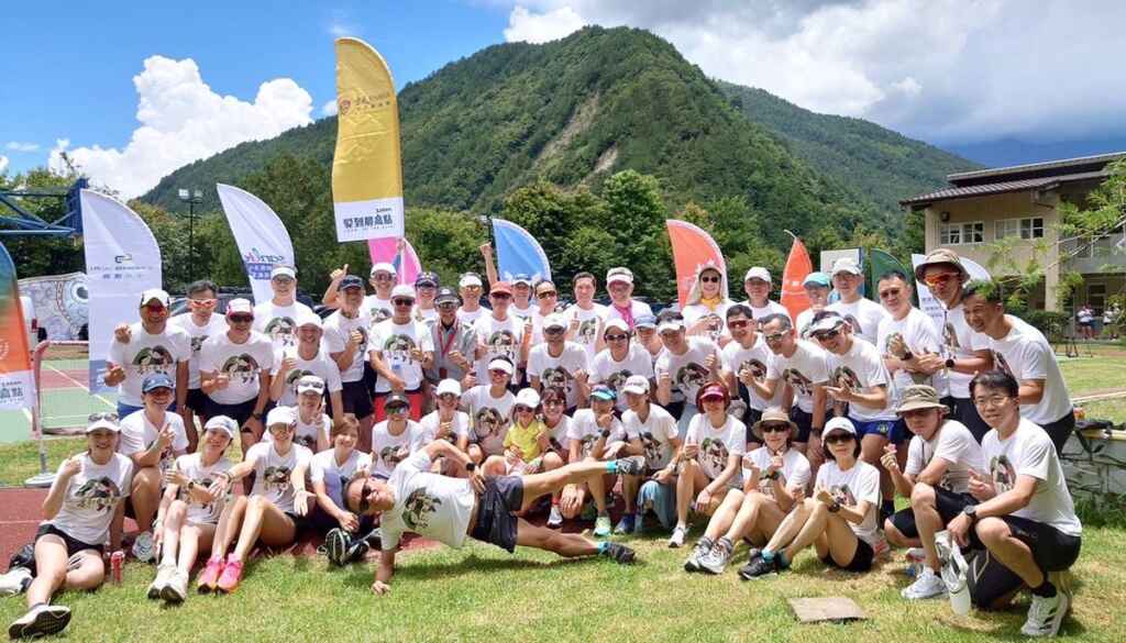 ▲雙腿178公里單攻雪山3886公尺,募款230萬元送偏鄉國中小學。(記者張玉泰翻攝)