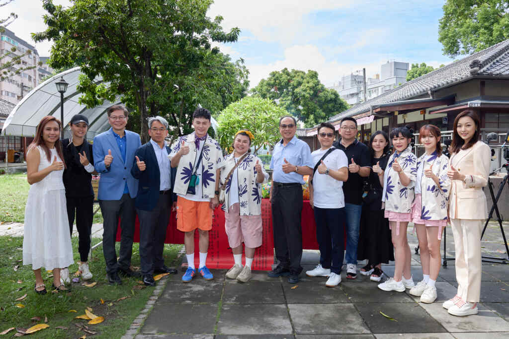 ▲林美秀帶隊插秧養豬　《瓜田冠軍的誕生》，王彩樺、許富凱、庭庭揭農村辛酸與爆笑。（三立提供）