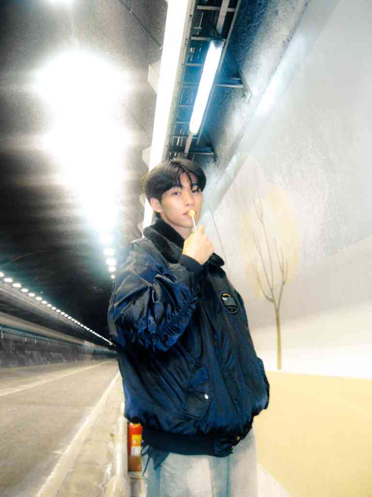 ▲擅長R&B曲風的C.Y蔡承祐，詮釋與過往不同的成熟性感歌曲氛圍。（滾石唱片提供）
