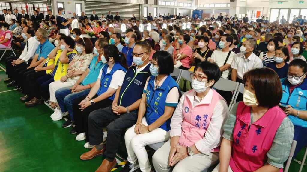 ▲慈濟七月吉祥月「齋戒茹素，祈禱在地社區平安」祈福會，吸引近六百位民眾參與，場面盛大。（記者林明佑翻攝）