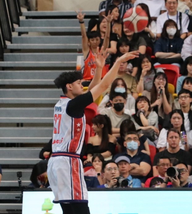 ▲選秀狀元張鎮衙出戰兩季69場,平均每場5分,遭到球隊釋出。(記者魏冠中攝)