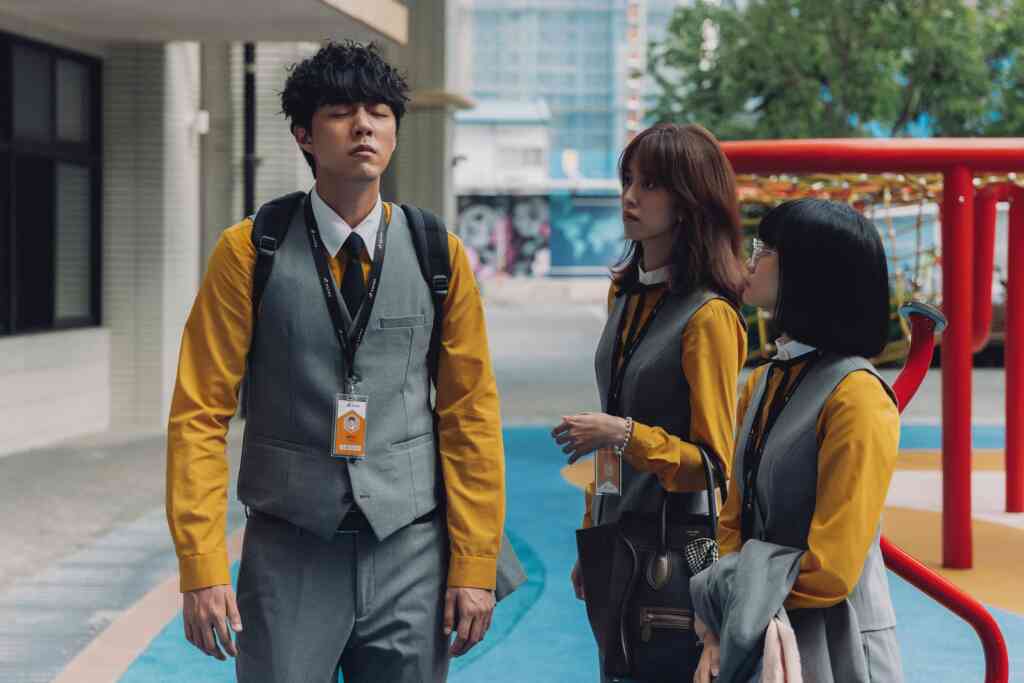 ▲《幸福房屋事件簿》釋出「陰陽鼻篇」最新預告...蔡凡熙(左)靈敏嗅覺讓阿飄無所遁形,成為陳庭妮(中)專屬「凶宅犬」聯手調查疑似鬧鬼的房產物件。(逆光電影股份有限公司提供)