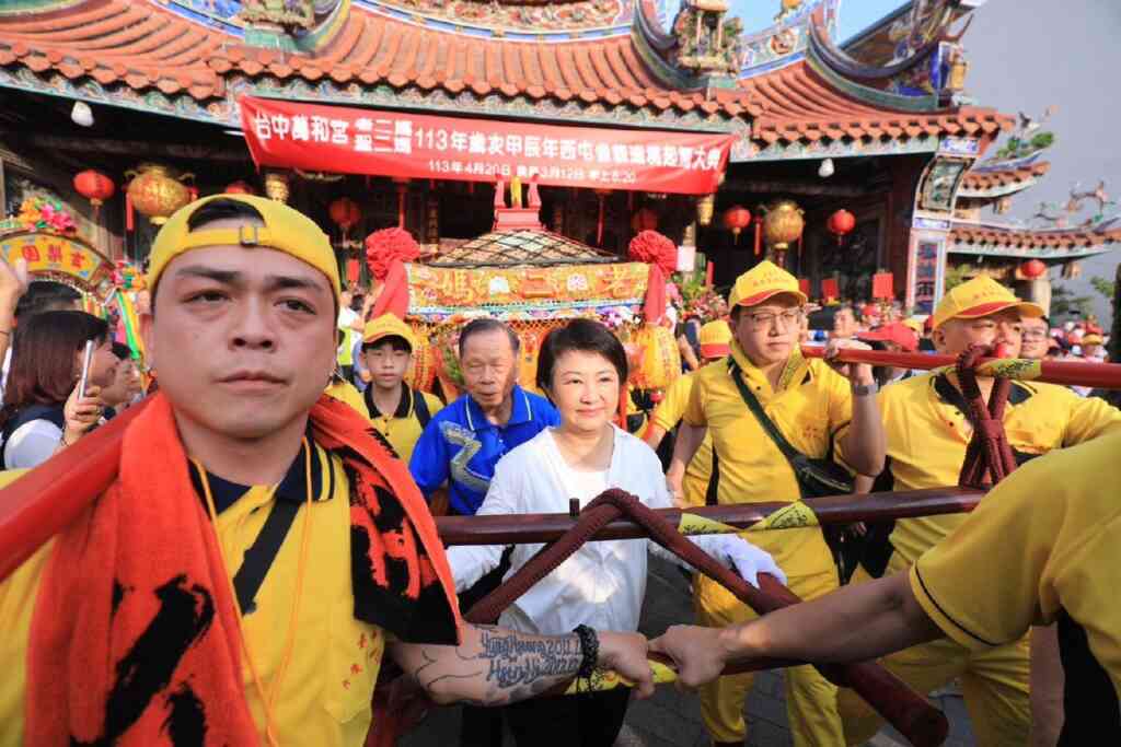 ▲ 萬和宮老二媽、聖二媽西屯省親繞境,為西屯、南屯居民聯繫情誼與交流的地方宗教慶典。(記者廖妙茜翻攝)
