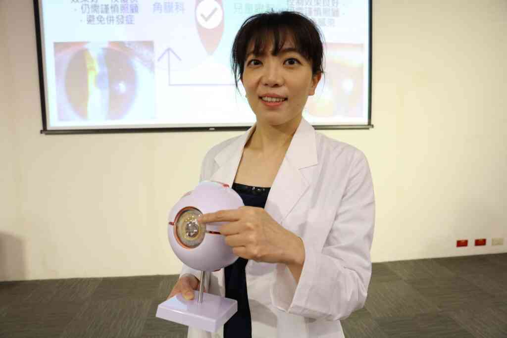 ▲謝宜靜醫師提醒,由於角膜的結構非常脆弱,若考慮接受近視矯正或是雷射手術,需經由角膜專科醫師評估並執行,除了熟悉角膜結構,若術後發生相關併發症也能儘早處理。(中醫大附醫眼科醫學中心提供)