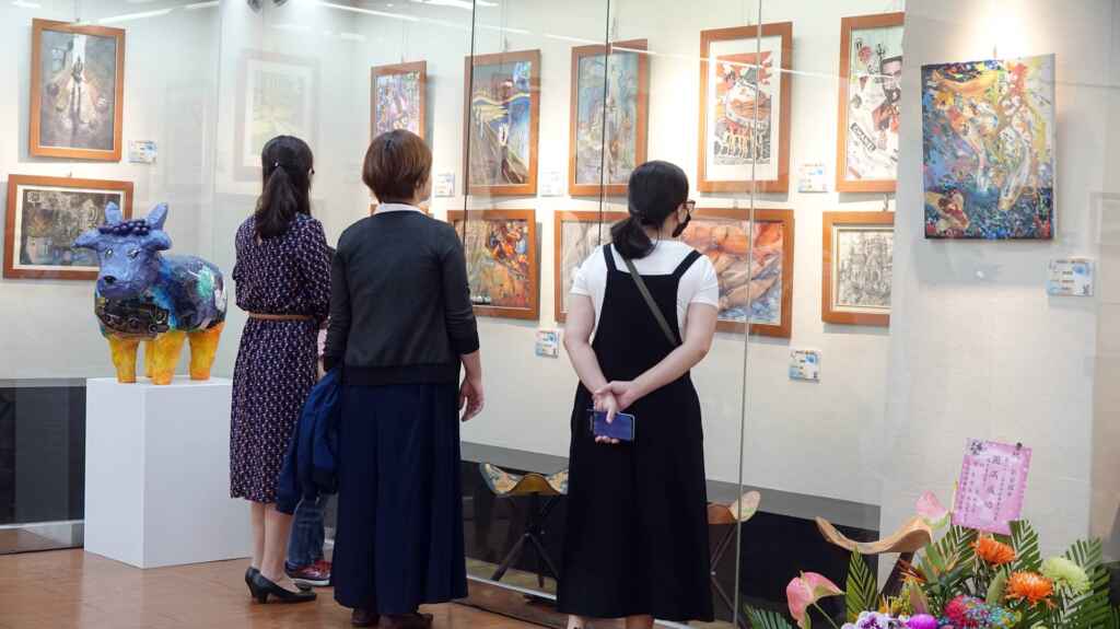 ▲彰安國中美術班畢業作品展「夏藝」自3月23日起至4月14日於彰化市立圖書館展出。(記者林明佑攝)