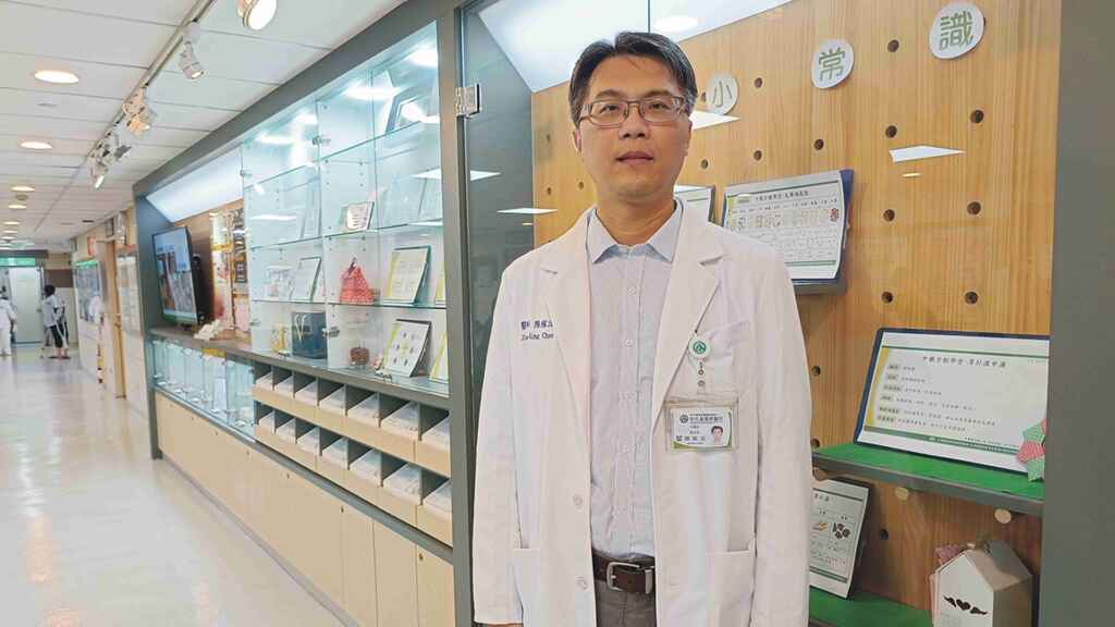 ▲陳稼洺主任指出,中醫減輕患者放、化療及標靶藥物副作用,加快術後康復、提高存活率及降低復發和轉移。(彰基醫院提供)