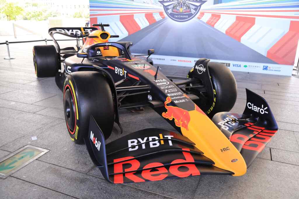 ▲F1賽車 RB19亮相。（記者廖妙茜拍攝）