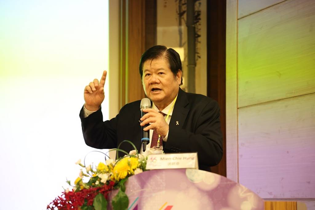 ▲中國醫藥大學校長洪明奇院士獲頒PPSSC傑出研究成就菁英獎,實至名歸。(中醫大提供)