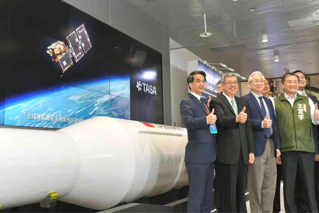 ▲行政院長陳建仁前往位於臺南市的國家科學及技術委員會資安暨智慧科技研發大樓出席「科技沙崙 四百台南 世界臺灣」周年活動。(新傳處提供)