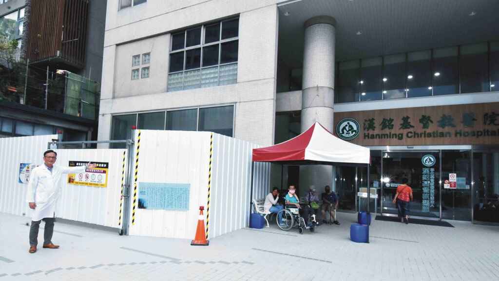 ▲陳志輝院長表示,彰基總院長陳穆寬教授有感於病人急診就醫的方便性,將漢基急診從巷內移到中山路的正門口。(彰基醫院提供)