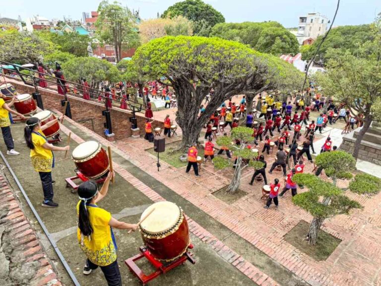 ▲《400+》民間參與計畫「鼓動臺南‧龍躍世界」系列活動透過鼓術結合文化傳承、藝術展演、歷史時代、國際視野，同時在四部曲中全天在安平區鼓樂熱鬧滾滾！（臺南市政府提供）