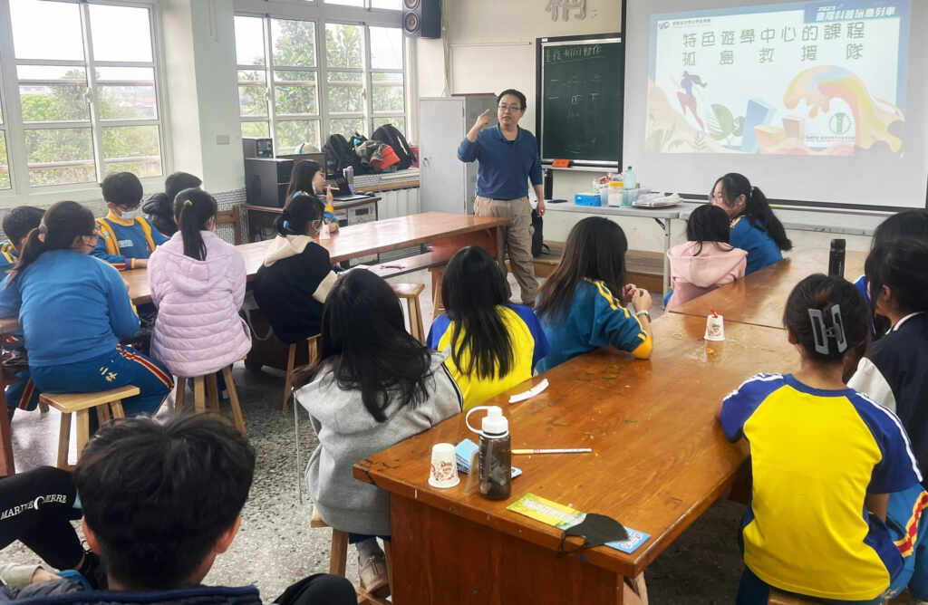 ▲大葉大學消防學程周中祺老師到大莊國小辦防災科普活動。(大葉大學提供)