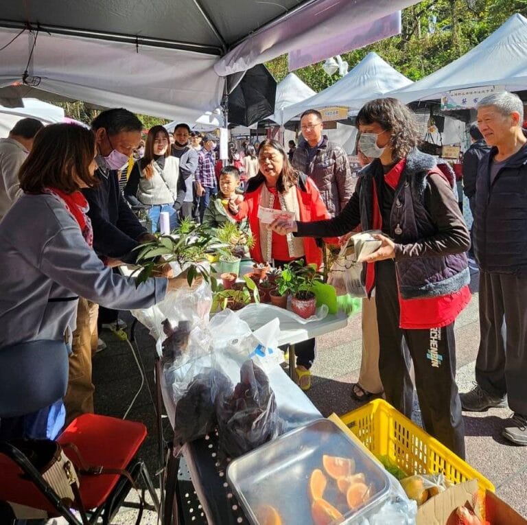 ▲ 在連假期間，谷關部落市集與在地9間溫泉飯店及谷關全家便利商店消費 皆有優惠活動。（台中市政府提供）