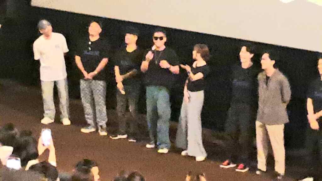 ▲電影《角頭-大橋頭》監製張威縯、張文旗率領一票演員龍天翔、高捷、王識賢、王陽明、張懷秋、施名帥、鄭人碩、張再興、吳震亞、唐振剛、吳長愷、王宣出席映前映後(楊小雯拍攝)