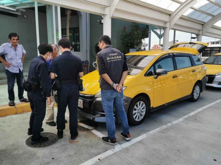 ▲為維護計程車營業秩序並保障市民搭車權益，公共運輸處將不定時、不定點於違規熱點進行稽查取締白牌車，若發現違規情事必定嚴厲執法。（台南市政府提供）