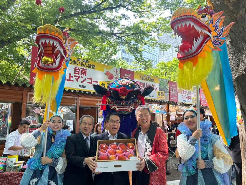 ▲南應大團隊也來應援台南芒果。(臺南市政府提供)
