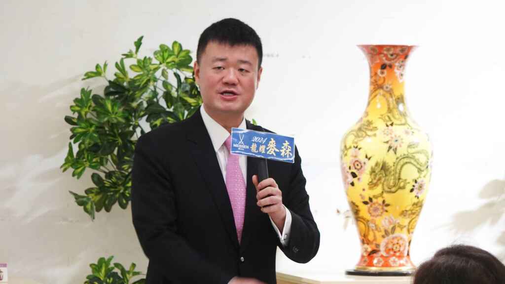 ▲國裕生活股份有限公司執行董事欒慎寰表示,今年的麥森精品精彩華麗,豐富多元的陣容裡,增加許多蘊含東方元素的經典佳作。(記者林明佑攝)
