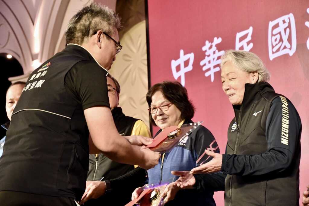 ▲感謝裁判與工作人員，提供完善優質的賽事與環境。（台中市政府提供）