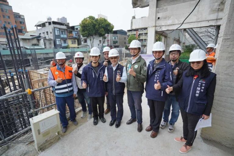 ▲美村綜合服務園區視察現場合照。（台中市政府提供）